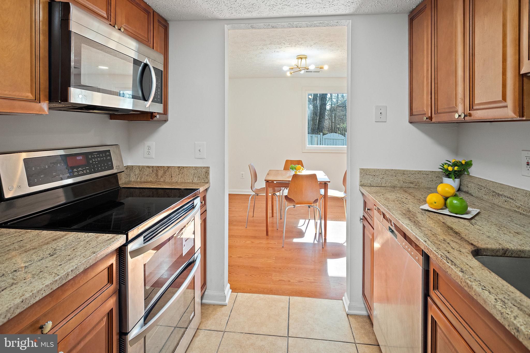 3603 Wharf Lane Triangle, VA 22172 - Photo 16 of 38