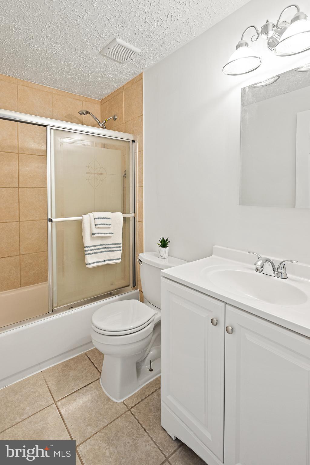 3603 Wharf Lane Triangle, VA 22172 - Photo 25 of 38