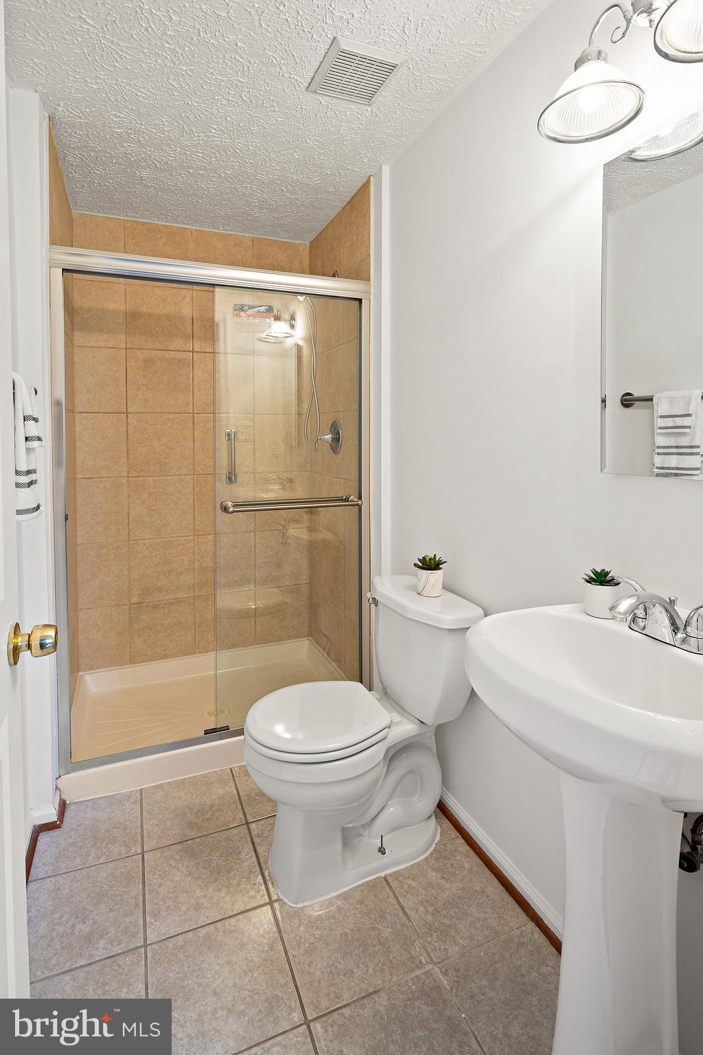 3603 Wharf Lane Triangle, VA 22172 - Photo 29 of 38