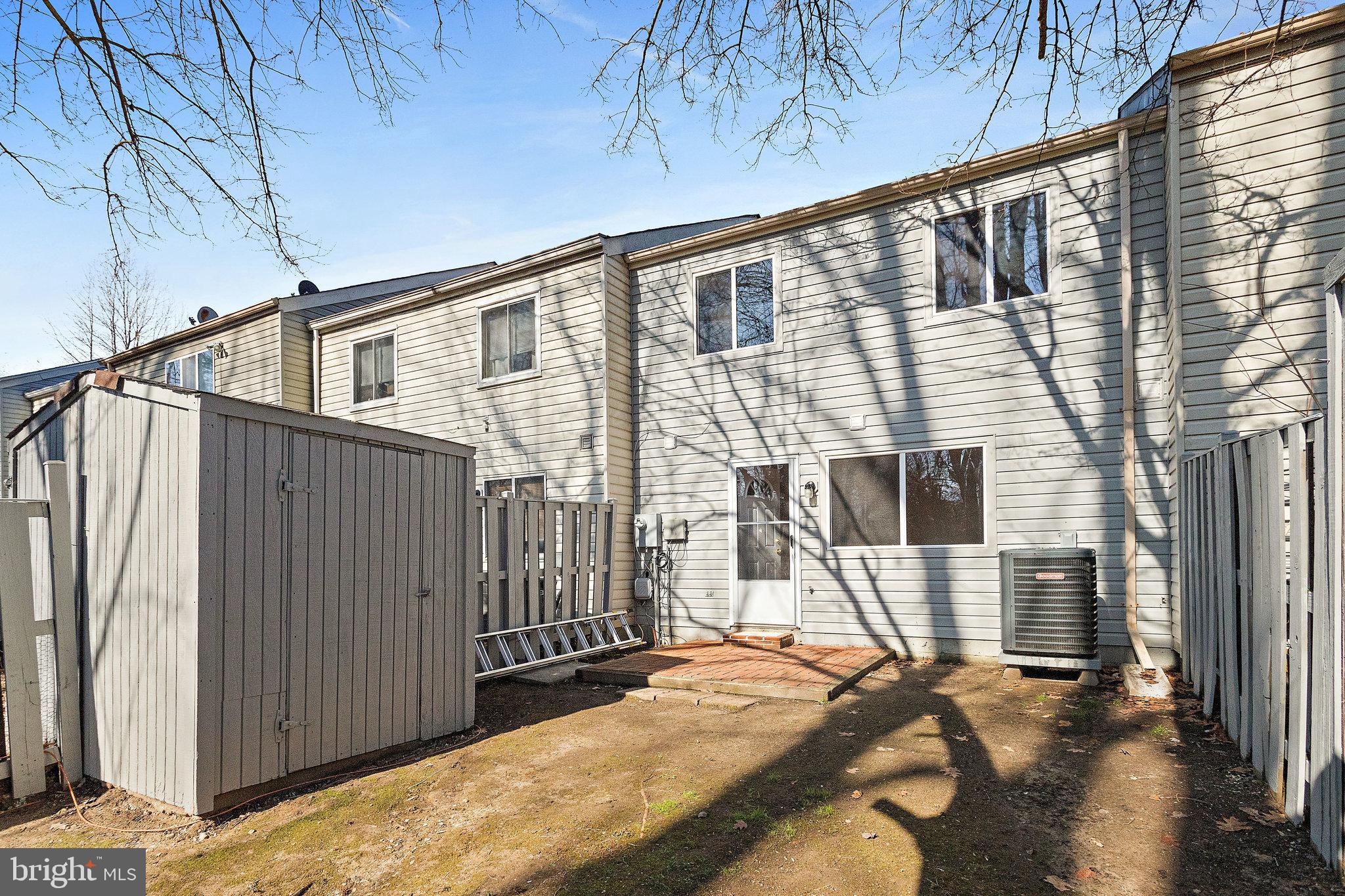 3603 Wharf Lane Triangle, VA 22172 - Photo 35 of 38