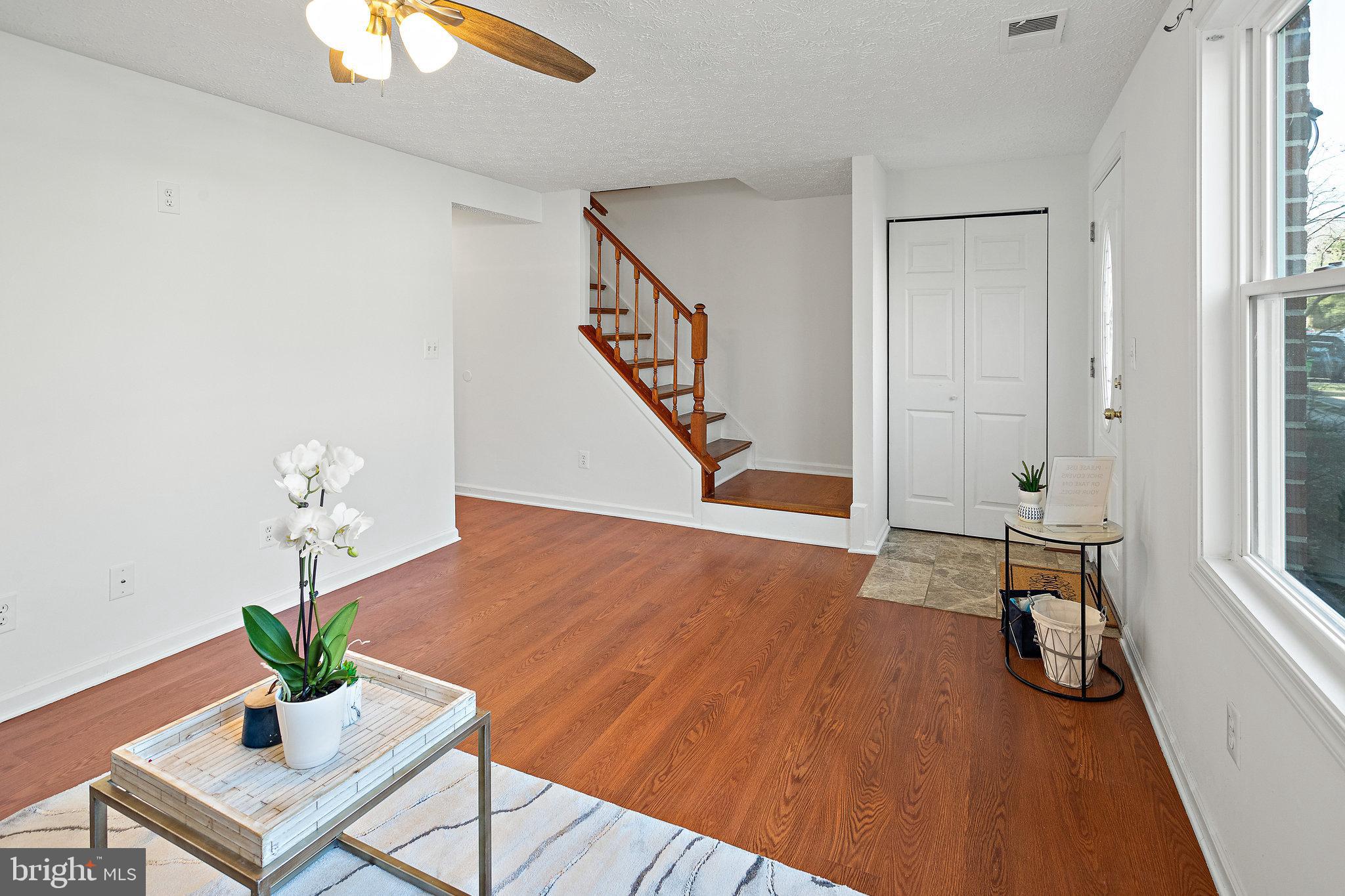 3603 Wharf Lane Triangle, VA 22172 - Photo 6 of 38