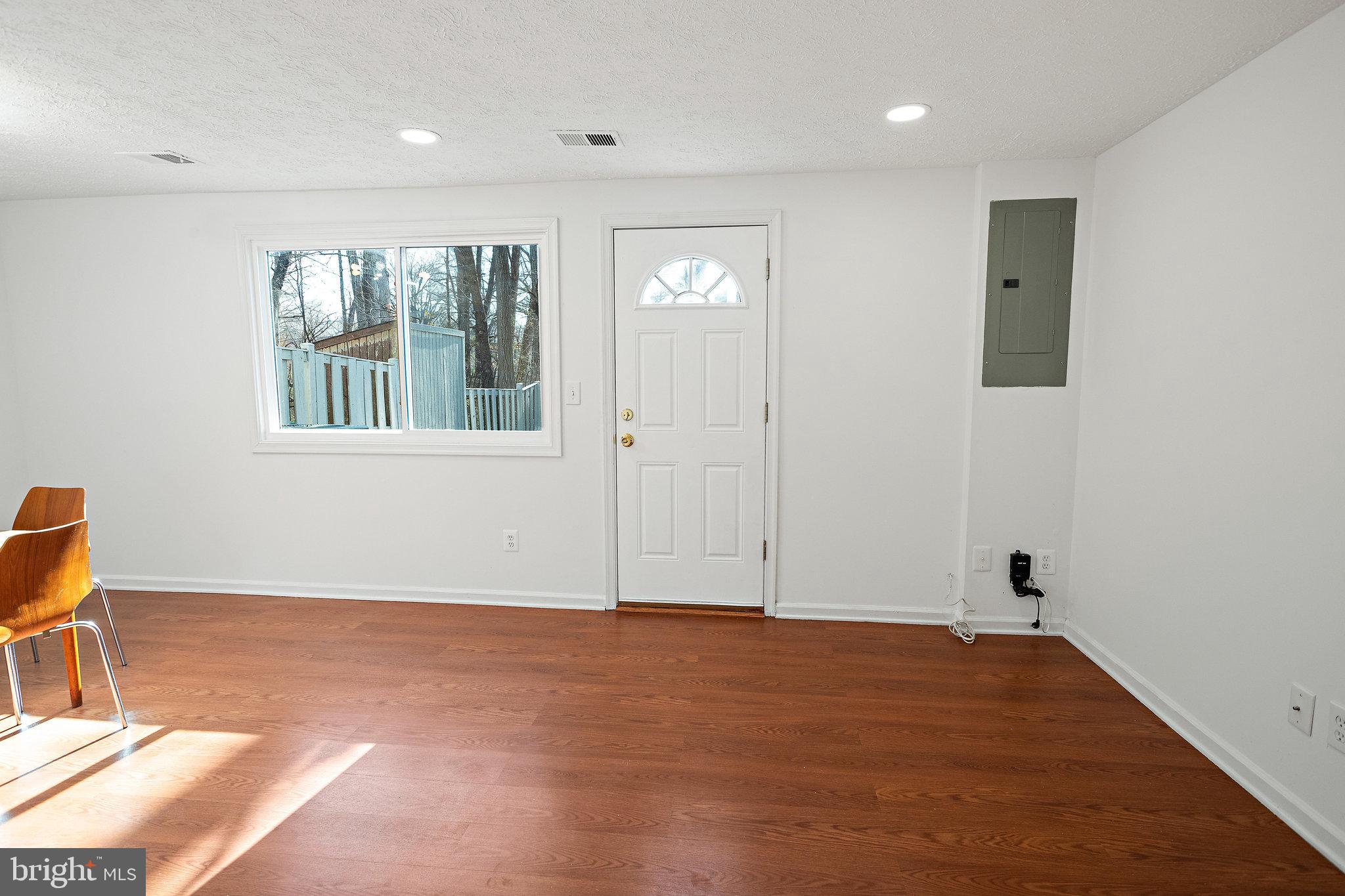 3603 Wharf Lane Triangle, VA 22172 - Photo 10 of 38