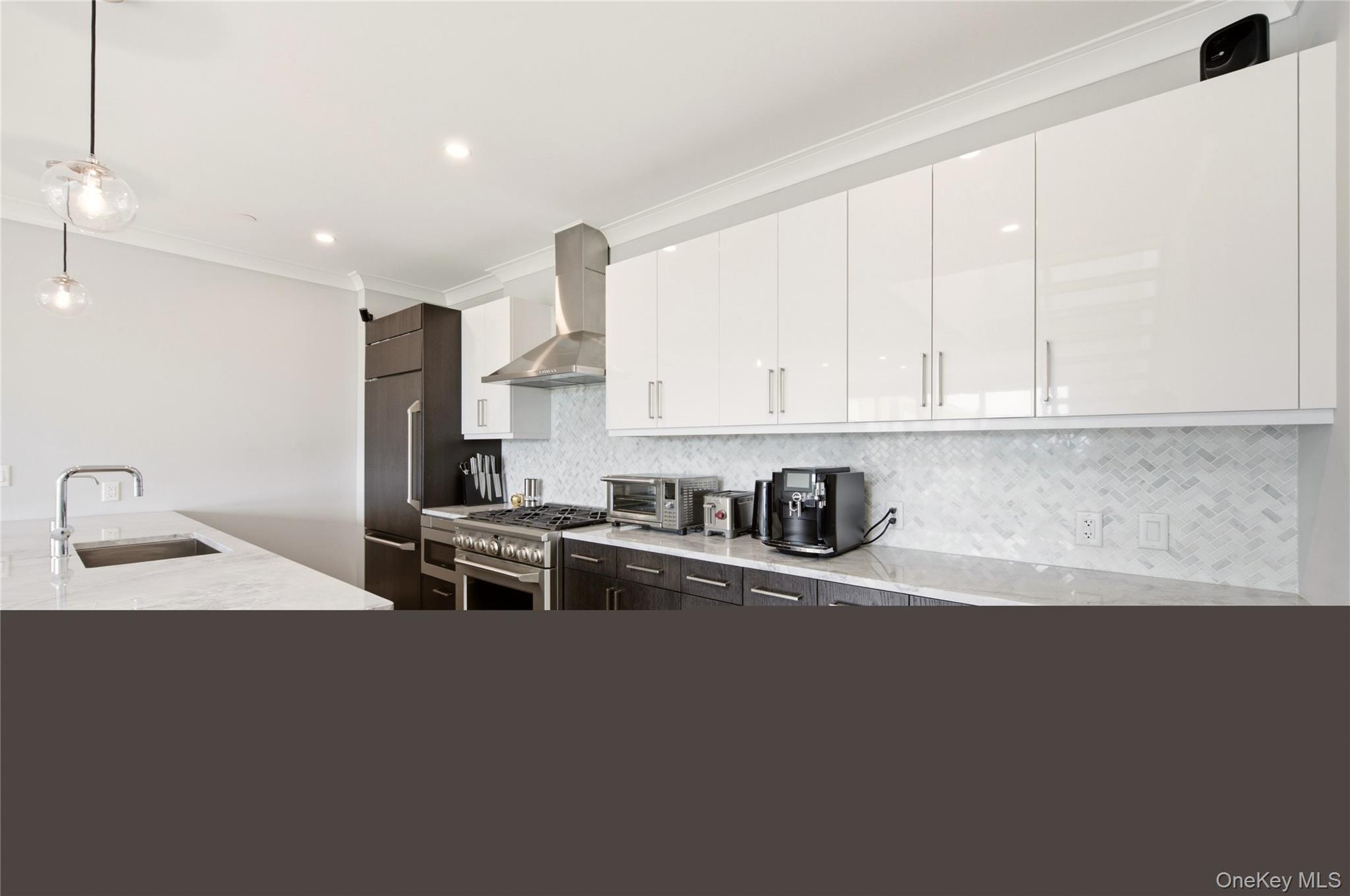100 Garvies Point Road, Unit 1311 Glen Cove, NY 11542 - Photo 8 of 44