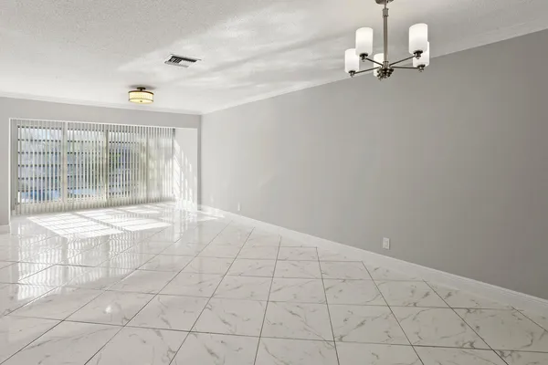 $1,900 | 2480 Juniper Drive, Unit 203, Delray Beach, FL 33445