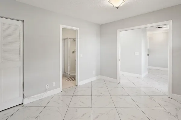 $1,900 | 2480 Juniper Drive, Unit 203, Delray Beach, FL 33445