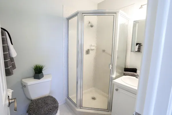 $1,900 | 2480 Juniper Drive, Unit 203, Delray Beach, FL 33445