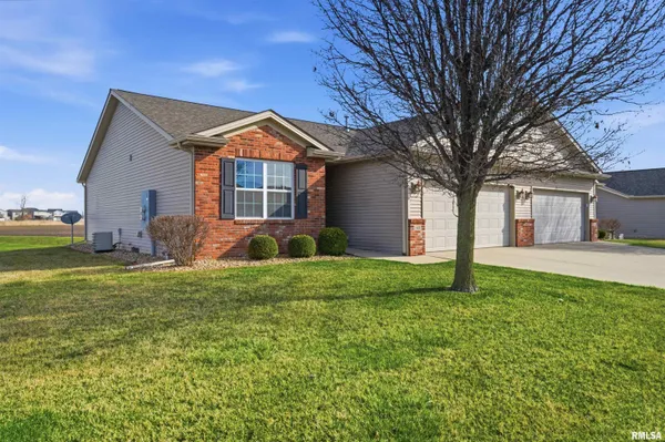 $275,000 | 1423 Calvin Drive, Washington, IL 61571