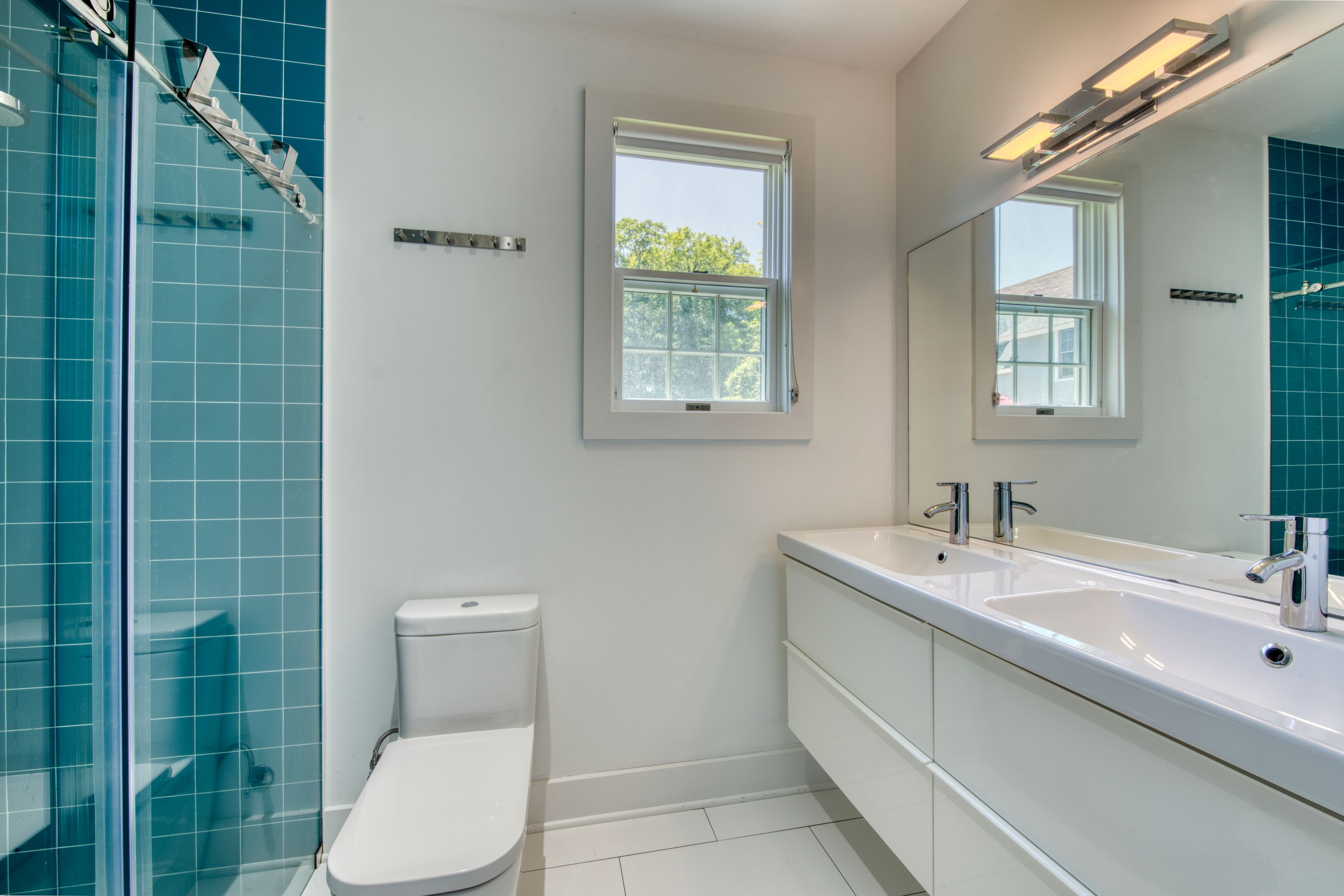 329 Little Plains Road Southampton, NY 11968 - Photo 14 of 17