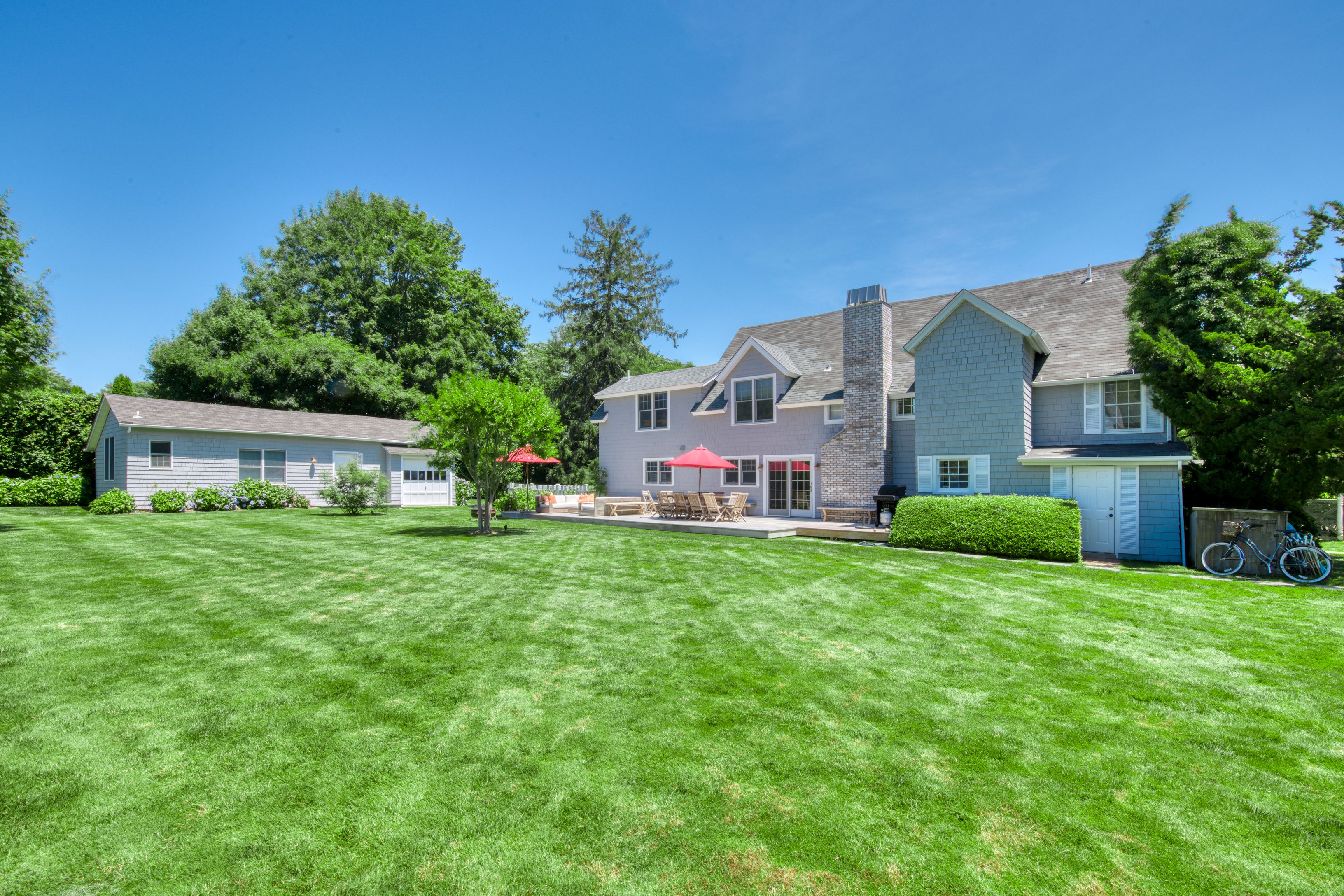 329 Little Plains Road Southampton, NY 11968 - Photo 2 of 17