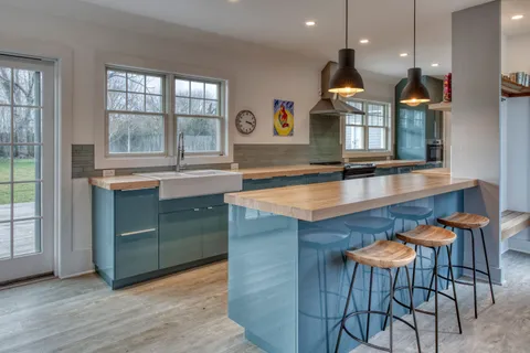 329 Little Plains Road, Southampton, NY 11968