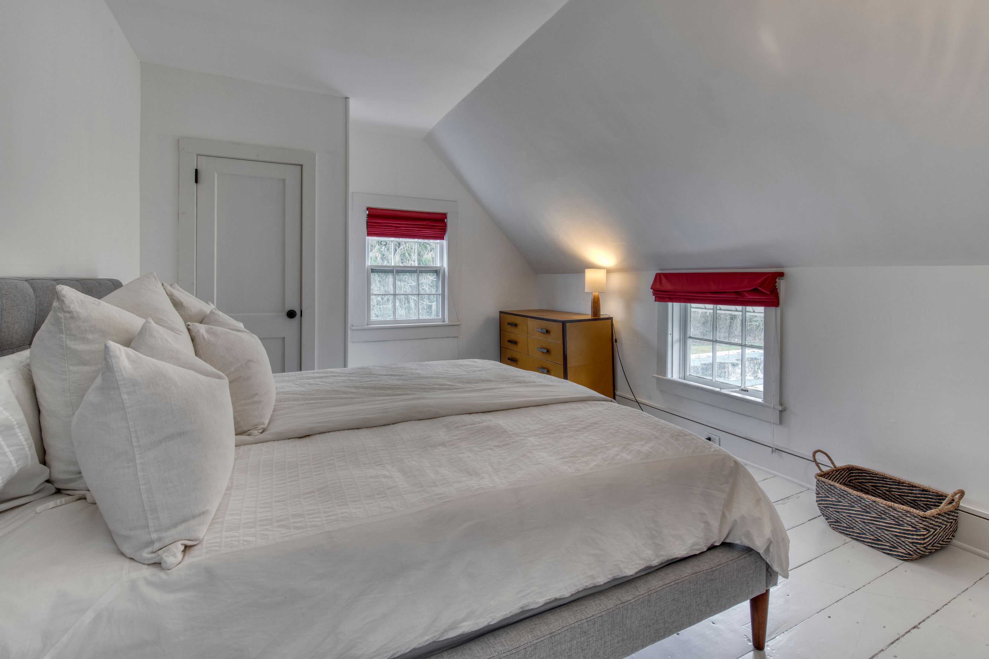 329 Little Plains Road Southampton, NY 11968 - Photo 7 of 17