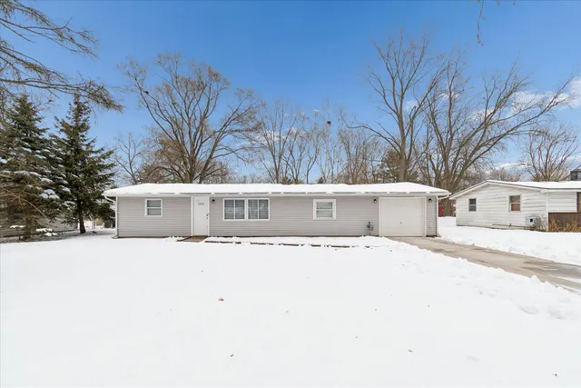 $270,000 | 1360 Decker Road, Walled Lake, MI 48390