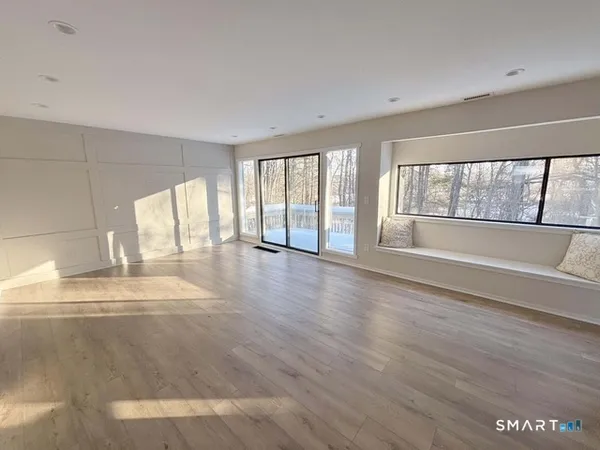 $289,900 | 98 Heritage Village, Unit D, Southbury, CT 06488