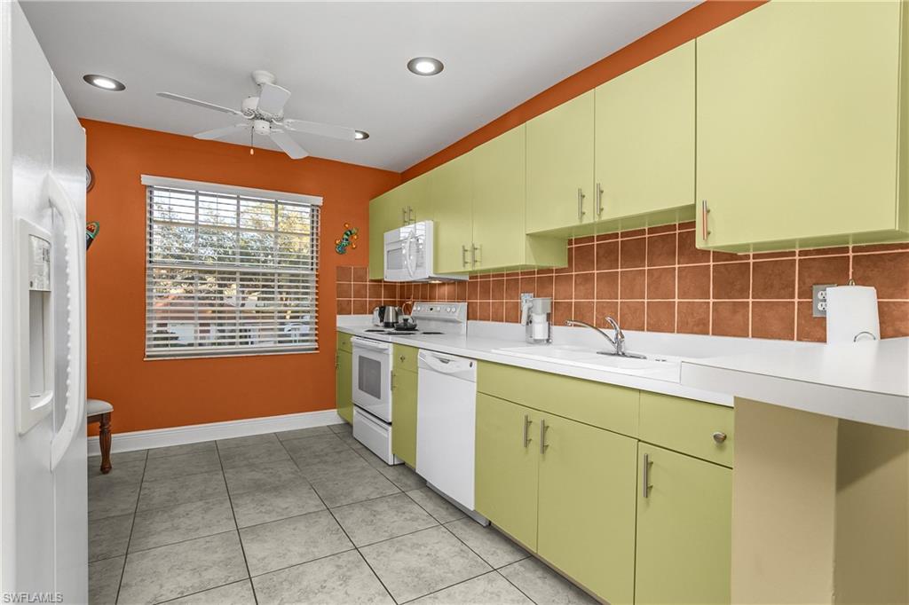 541 Windsor Square, Unit 202 Naples, FL 34104 - Photo 13 of 36