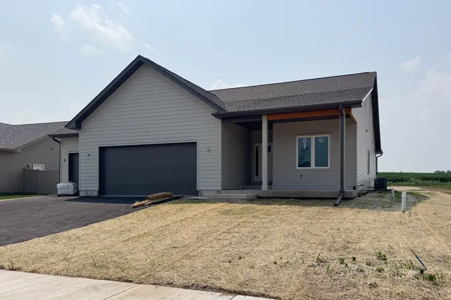 $399,900 | 550 Cross Plains Road, Rockford, IL 61107