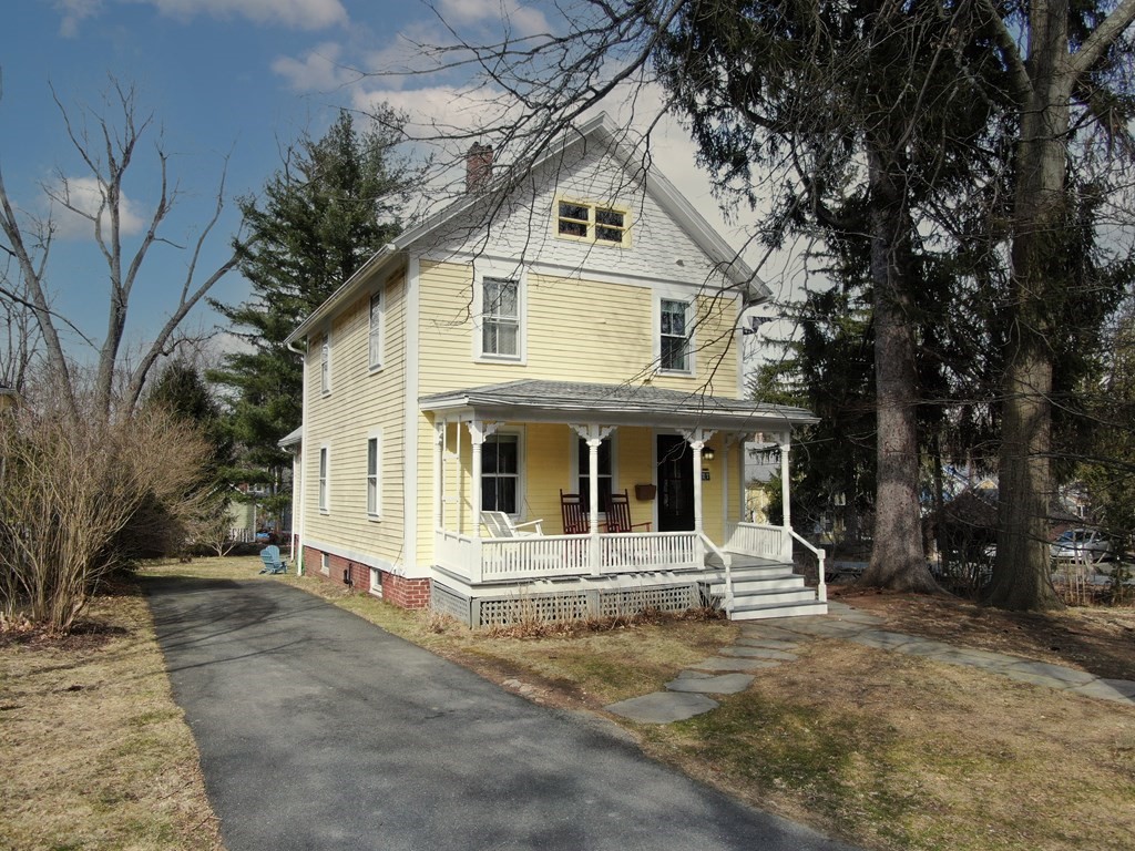 77 McClellan Street Amherst, MA 01002 - Photo 1 of 30 Gallery Image 1