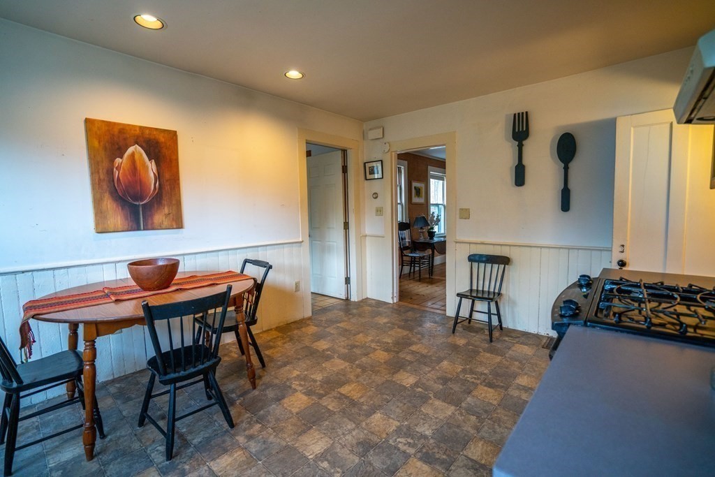 77 McClellan Street Amherst, MA 01002 - Photo 11 of 30 Gallery Image 11