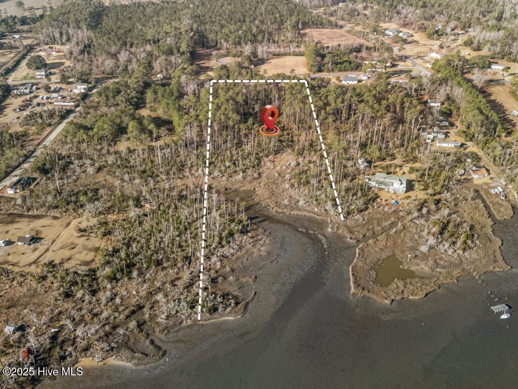 These property lines are approximate. The buyer would need to confirm with suvey