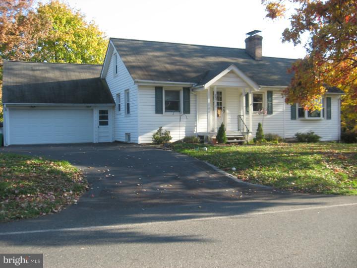 302 West Reliance Road Souderton, PA 18964 - Photo 1 of 10 Front Yard