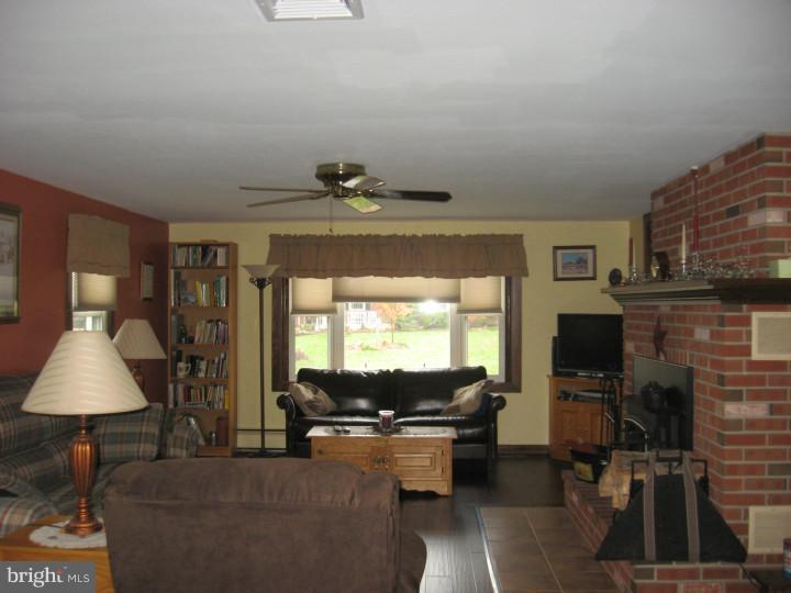 302 West Reliance Road Souderton, PA 18964 - Photo 8 of 10 Family Room