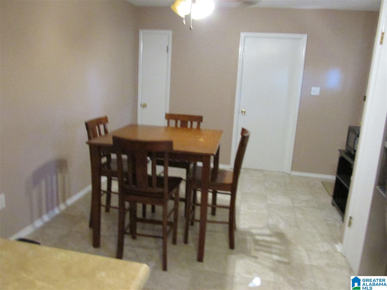 803 Ridgeway Drive Oneonta, AL 35121 - Photo 3 of 12