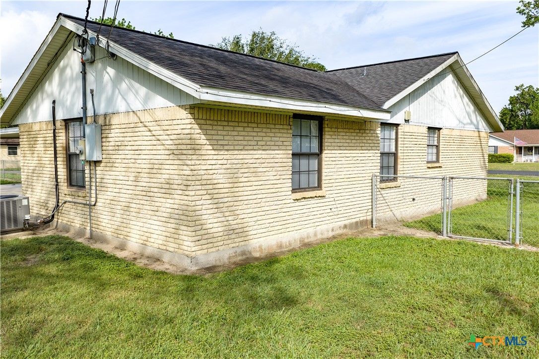 604 Cannon Road Victoria, TX 77904 - Photo 33 of 37