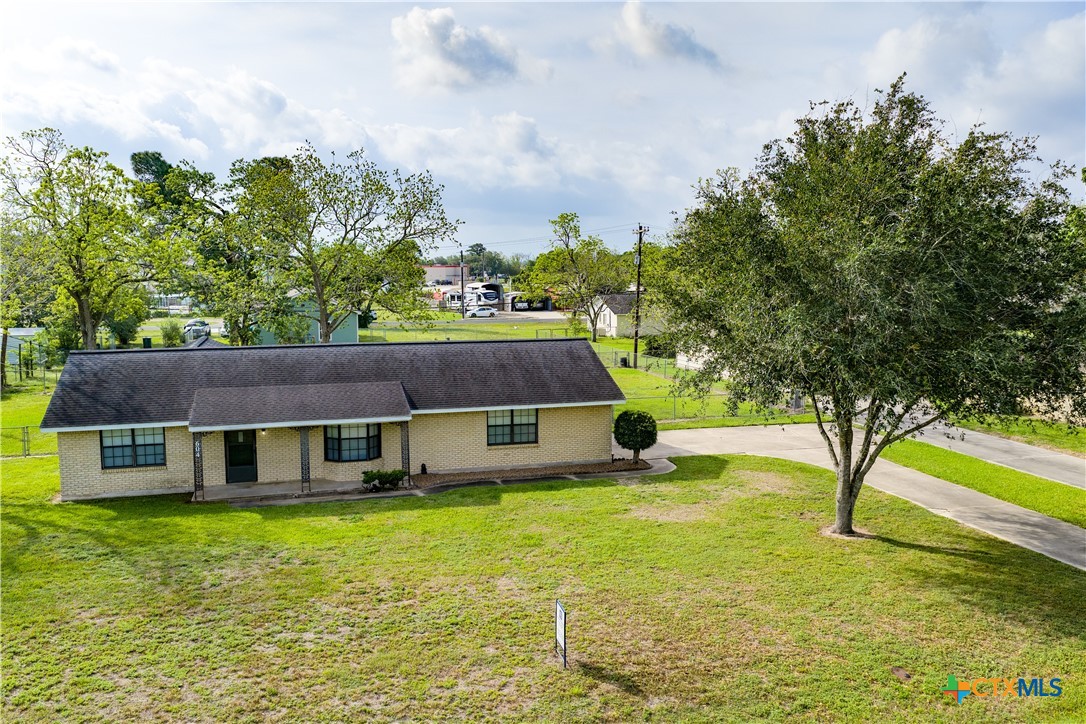 604 Cannon Road Victoria, TX 77904 - Photo 5 of 37