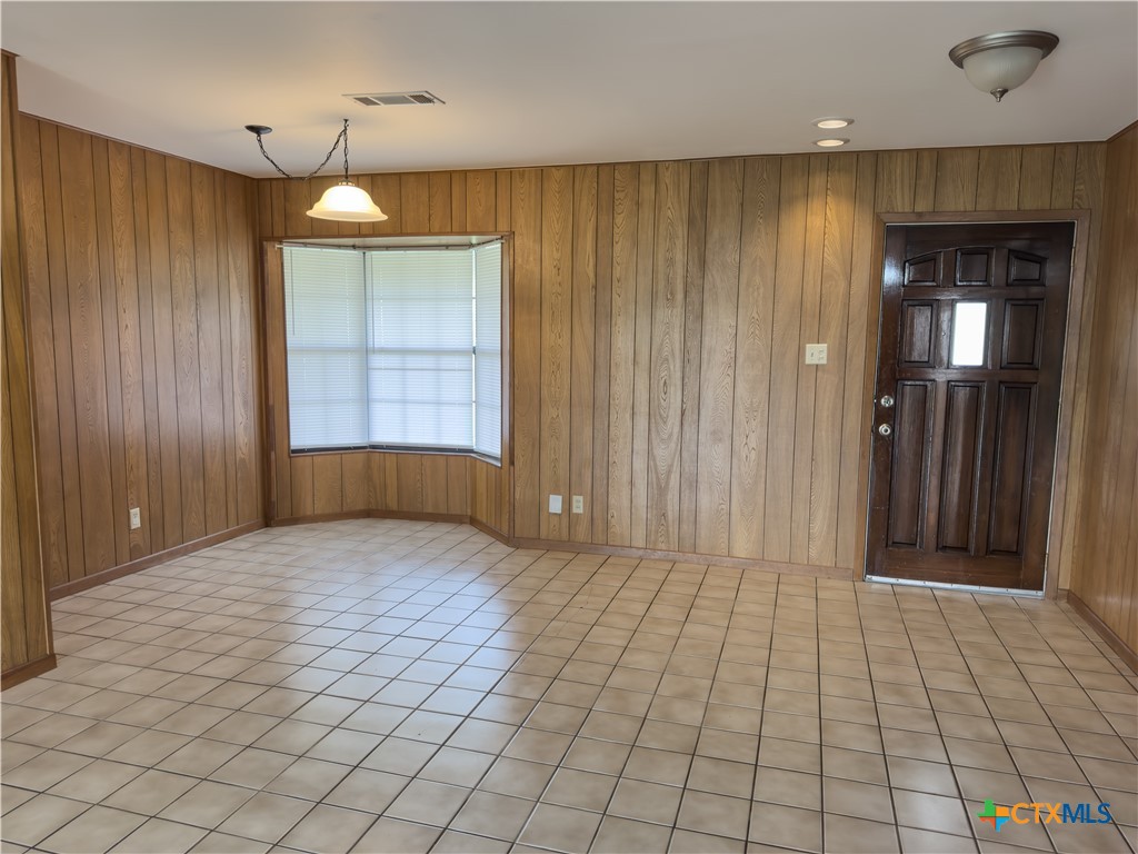 604 Cannon Road Victoria, TX 77904 - Photo 10 of 37