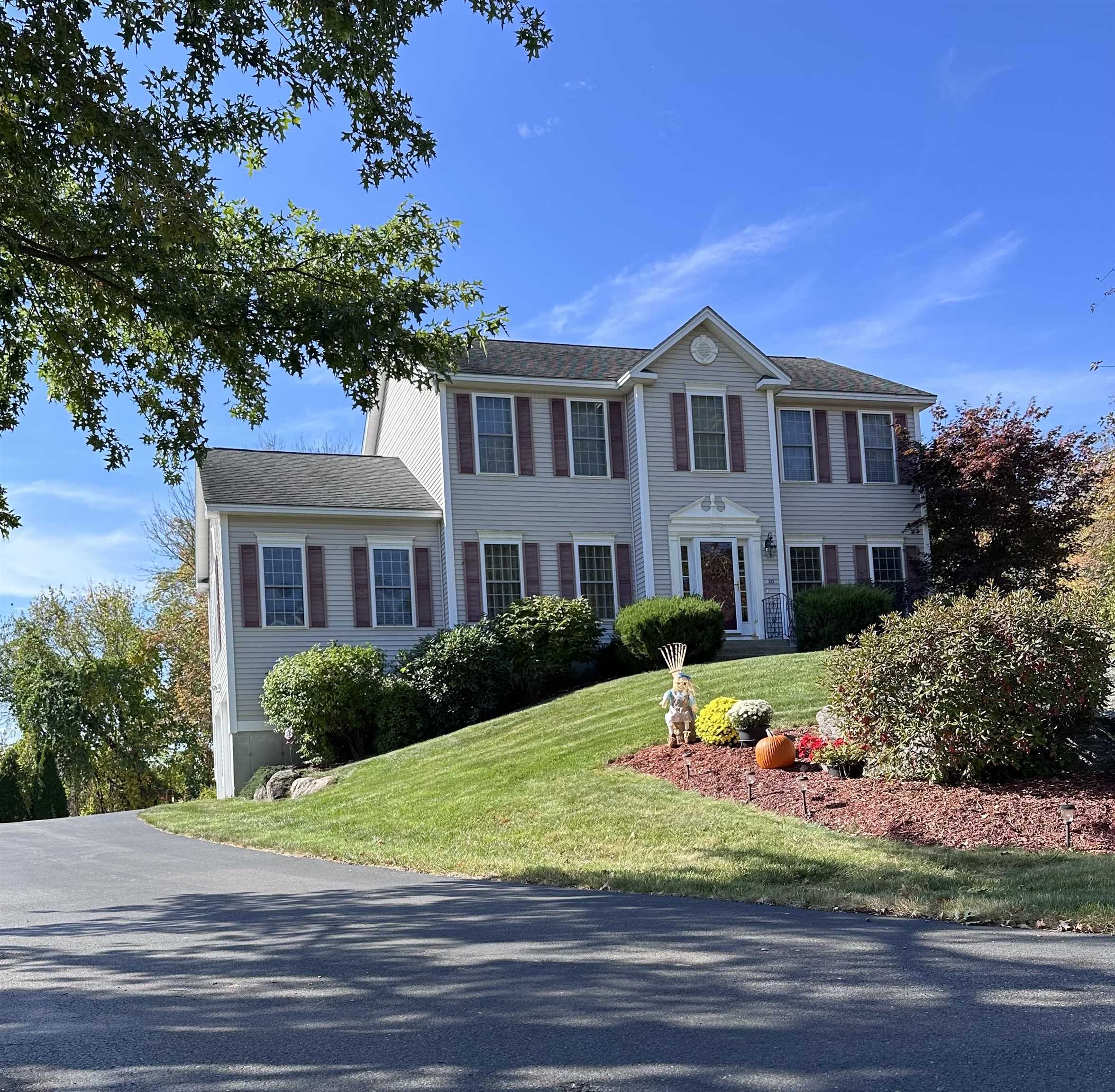 20 Summit Road Bedford, NH 03110 - Photo 1 of 45 Gallery Image 1