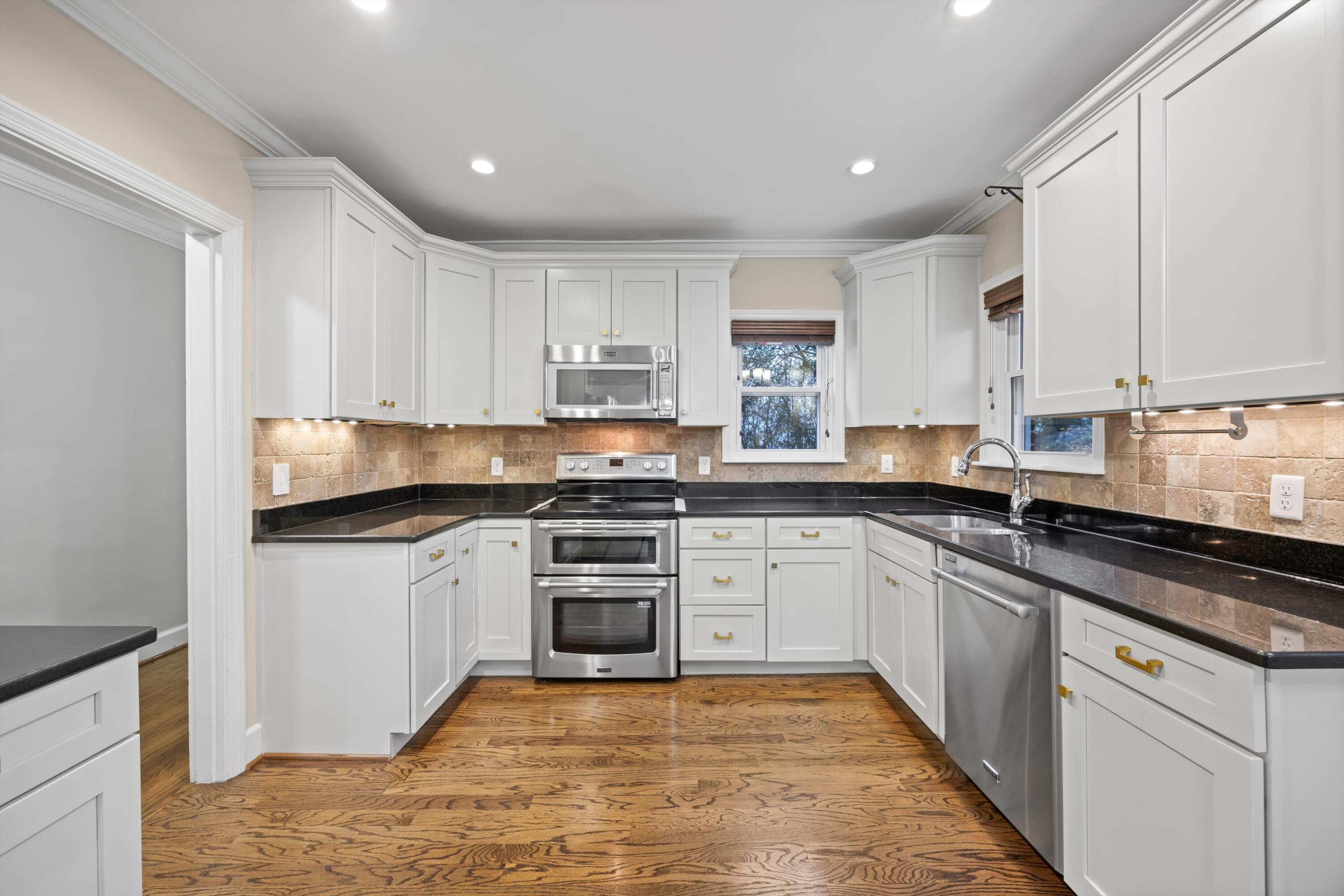 701 South Crest Road Chattanooga, TN 37404 - Photo 16 of 61 09-090A7042