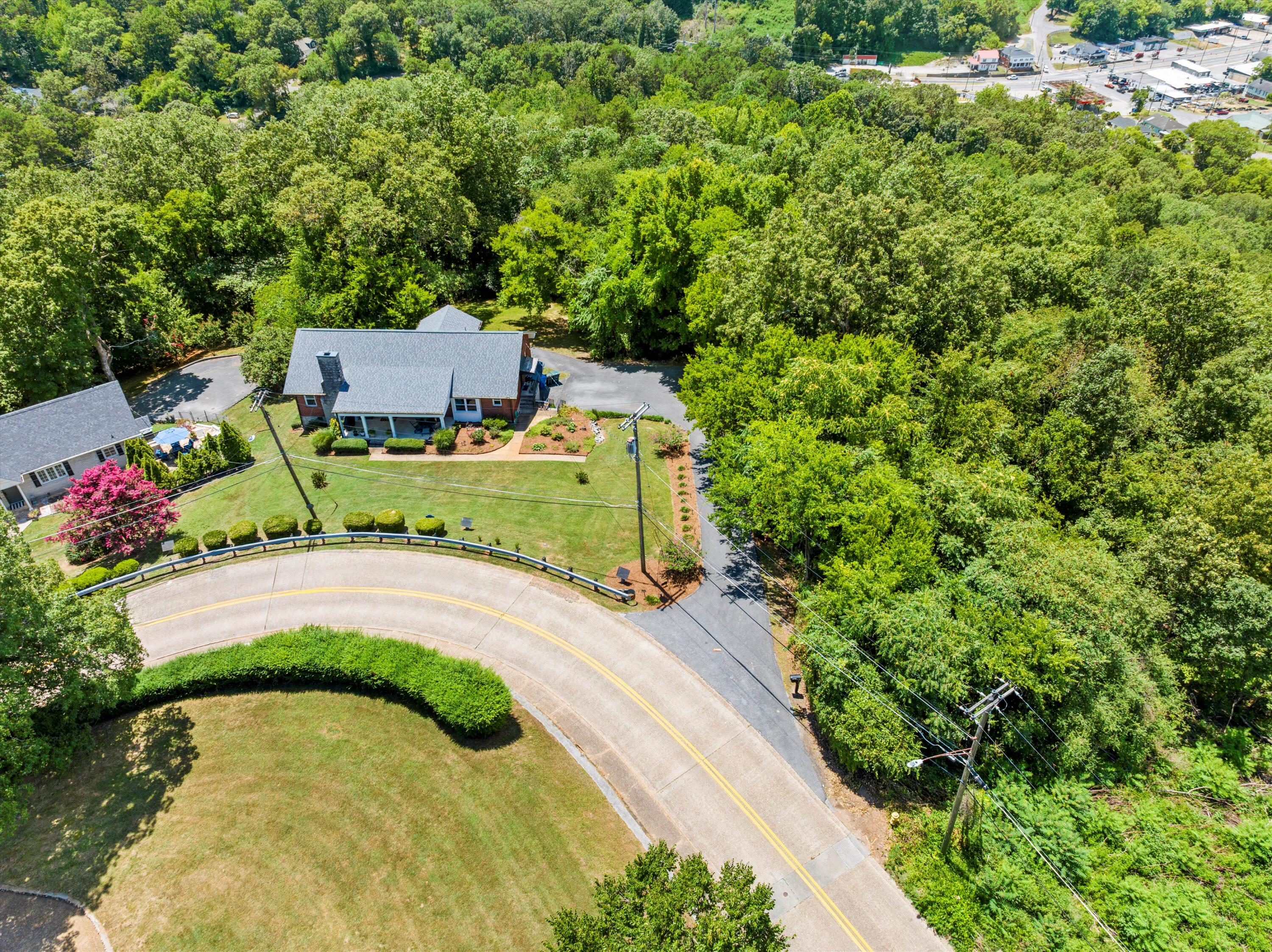 701 South Crest Road Chattanooga, TN 37404 - Photo 55 of 61 25-DJI_20250717131508_0720_D