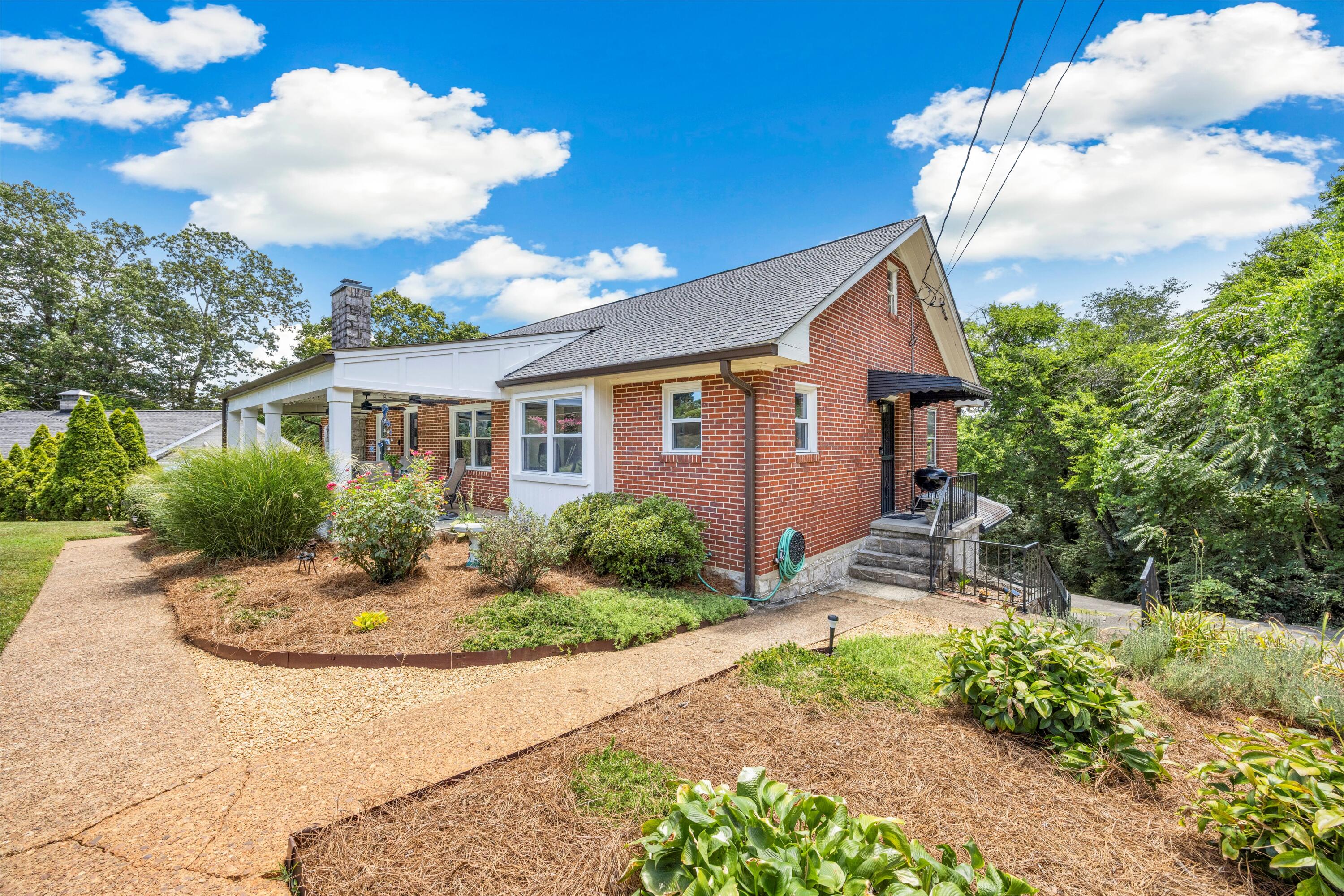 701 South Crest Road Chattanooga, TN 37404 - Photo 6 of 61 05-090A6403