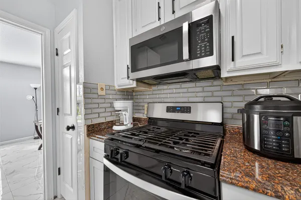 $2,250 | 14310 Royal Hill Drive, Houston, TX 77083