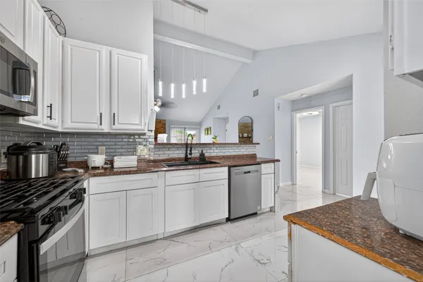 $2,250 | 14310 Royal Hill Drive, Houston, TX 77083