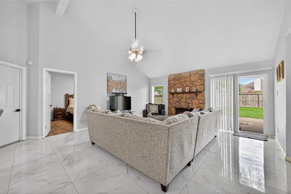 $2,250 | 14310 Royal Hill Drive, Houston, TX 77083
