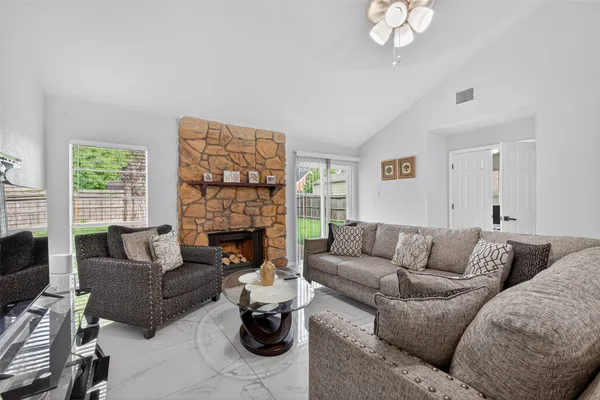 $2,250 | 14310 Royal Hill Drive, Houston, TX 77083