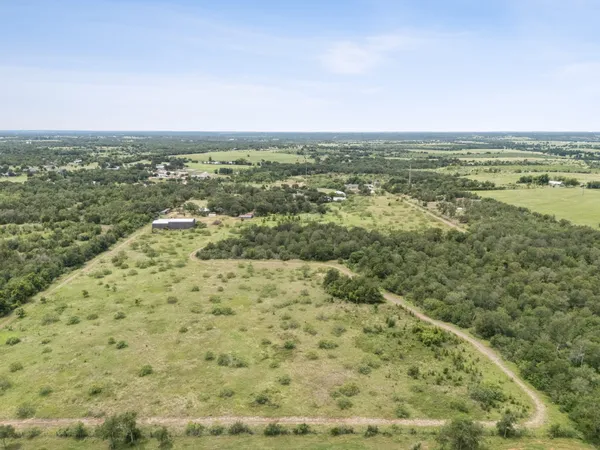 $925,000 | 406 Monkey Road, Elgin, TX 78621