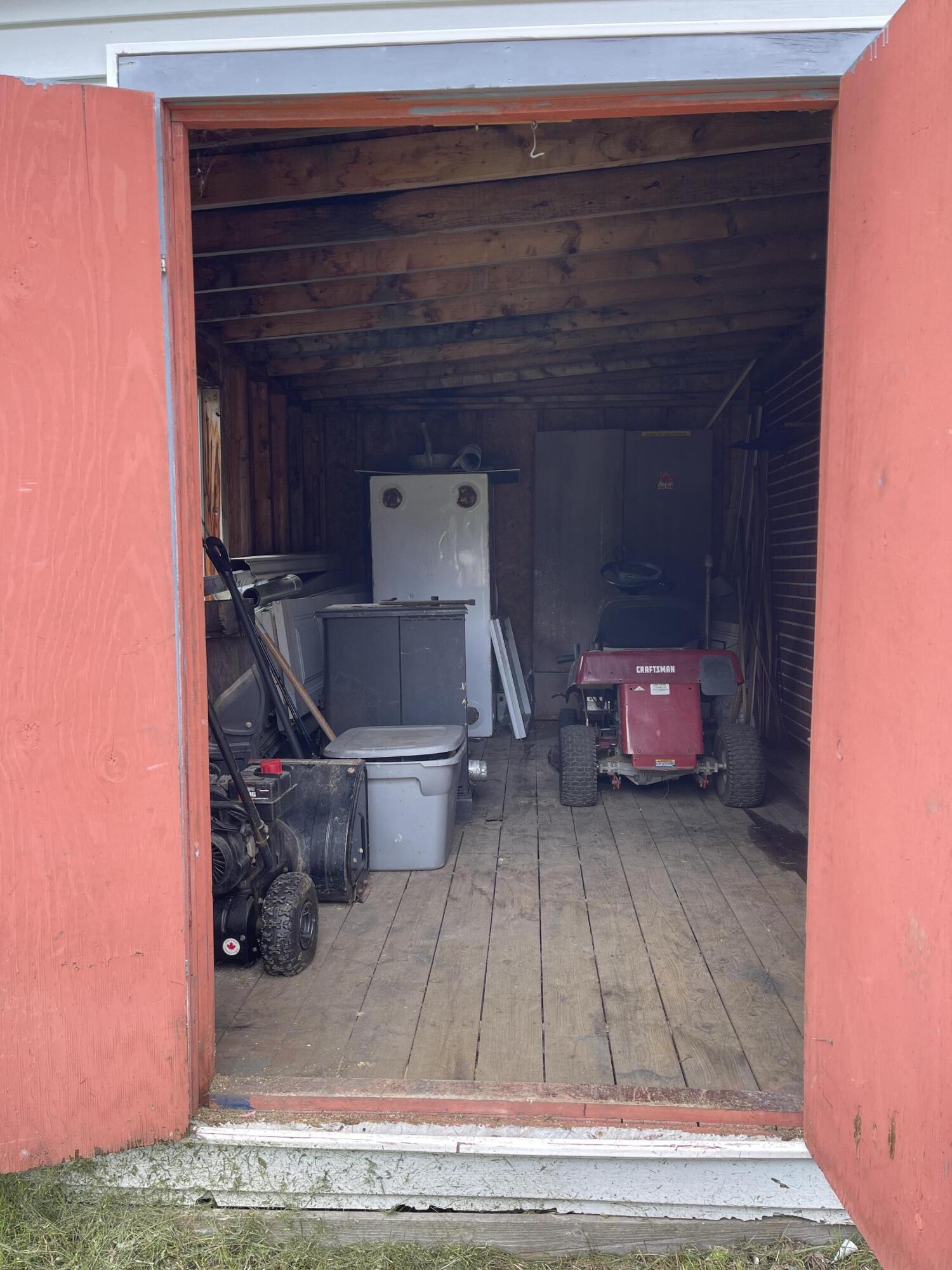 112 Bates Street Millinocket, ME 04462 - Photo 36 of 44 95C42B98-59D1-458A-8A4E-F1C0DD118D7D