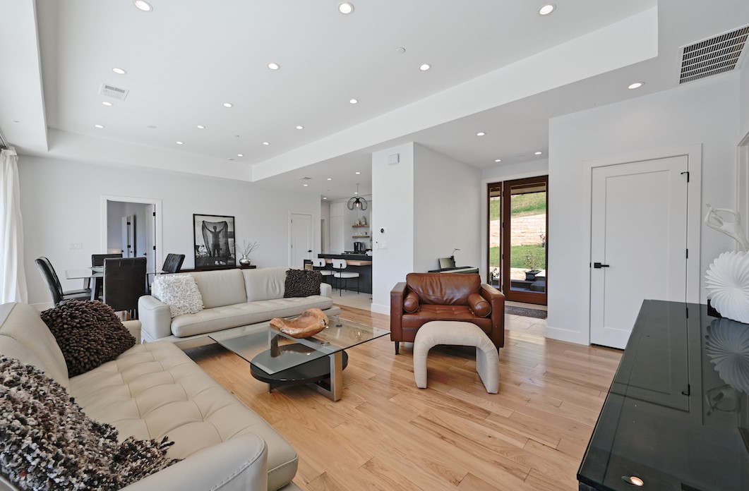 405 Barrett Lane Austin, TX 78733 - Photo 28 of 39 a living room with furniture