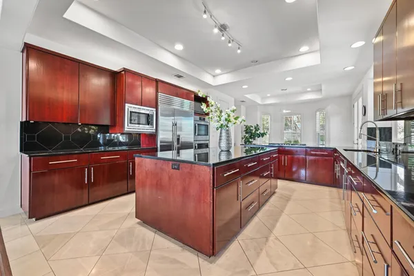 $4,350,000 | 405 Barrett Lane, Austin, TX 78733