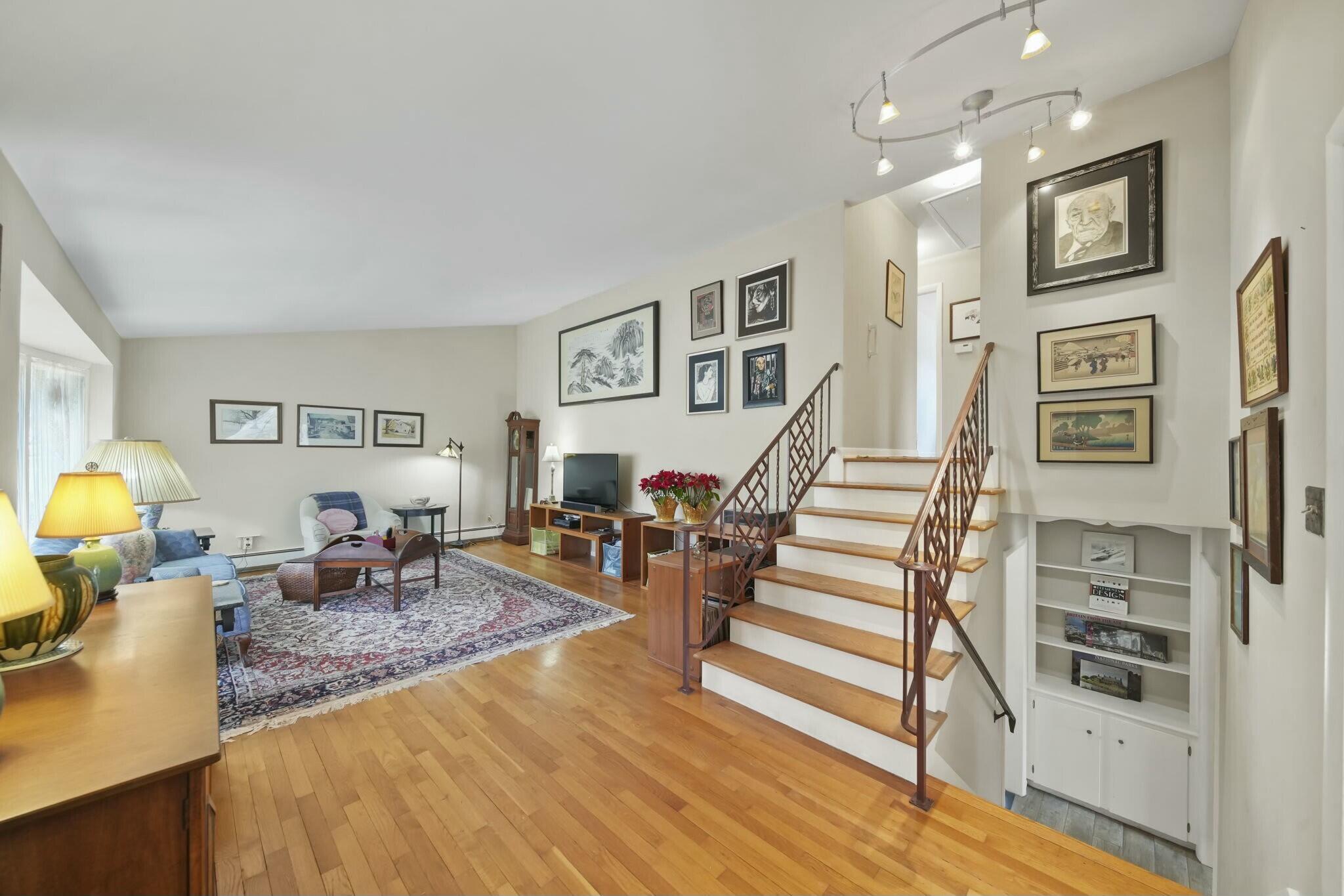 3811 Midberry Road Jackson, MI 49203 - Photo 20 of 48 Stairs to Upper Level