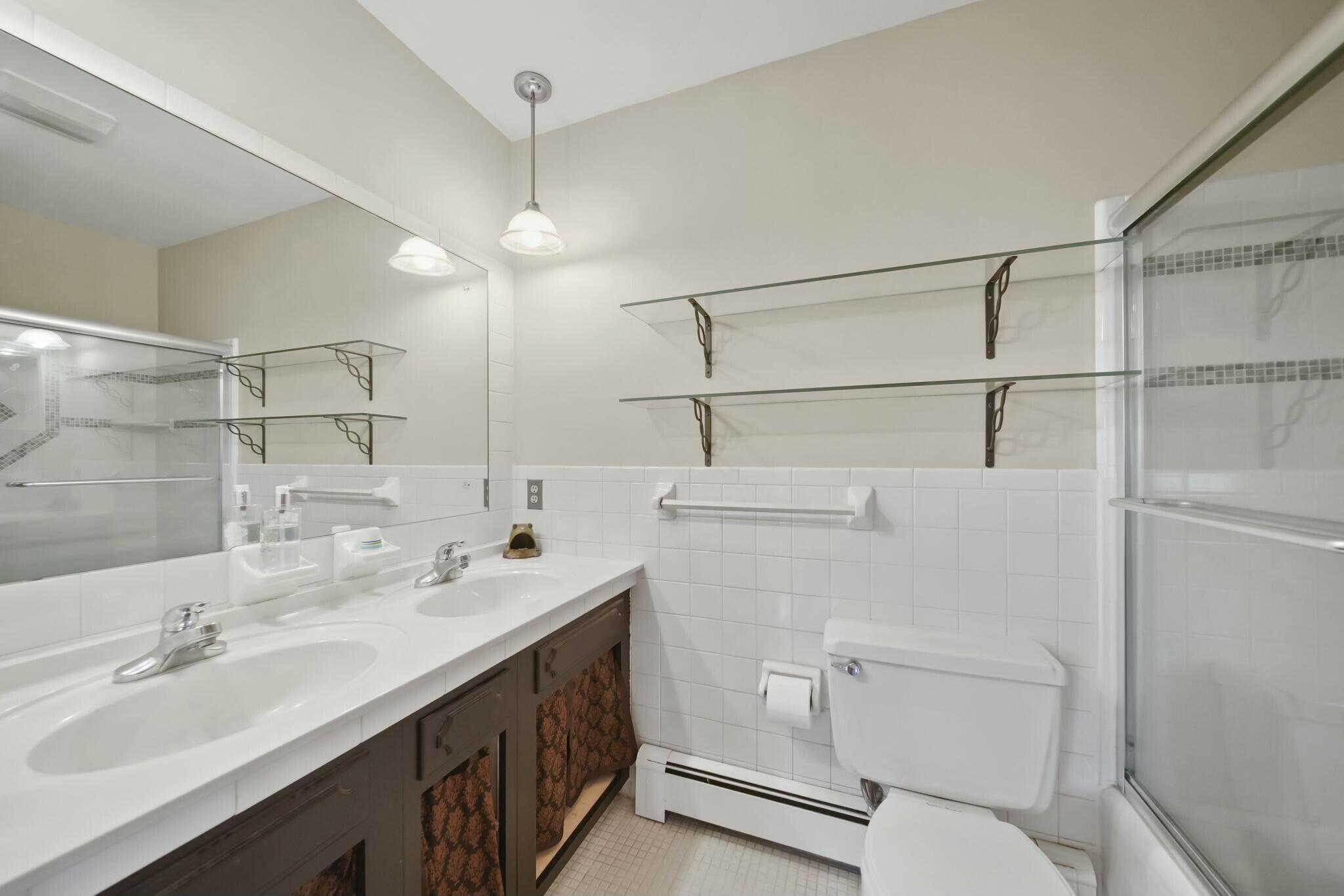 3811 Midberry Road Jackson, MI 49203 - Photo 27 of 48 Upper Full Bath #2