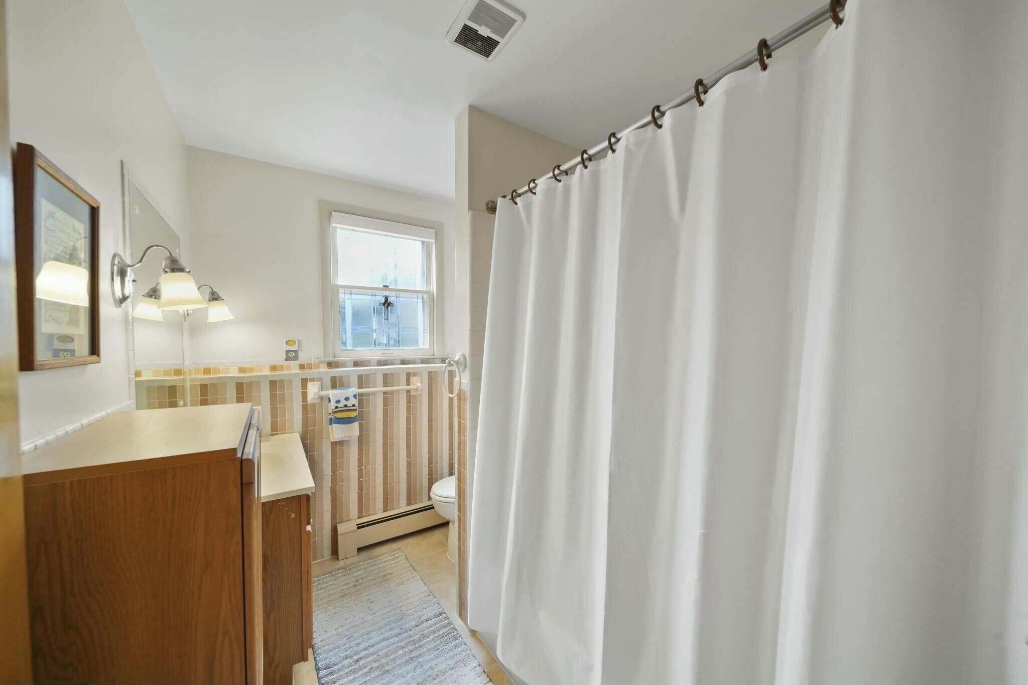 3811 Midberry Road Jackson, MI 49203 - Photo 33 of 48 Lower Level Full Bath