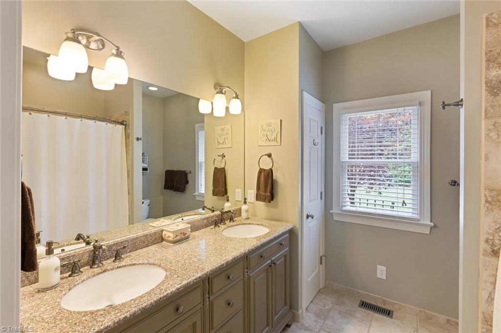 1239 Gatehouse Road High Point, NC 27262 - Photo 18 of 30 Gallery Image 18