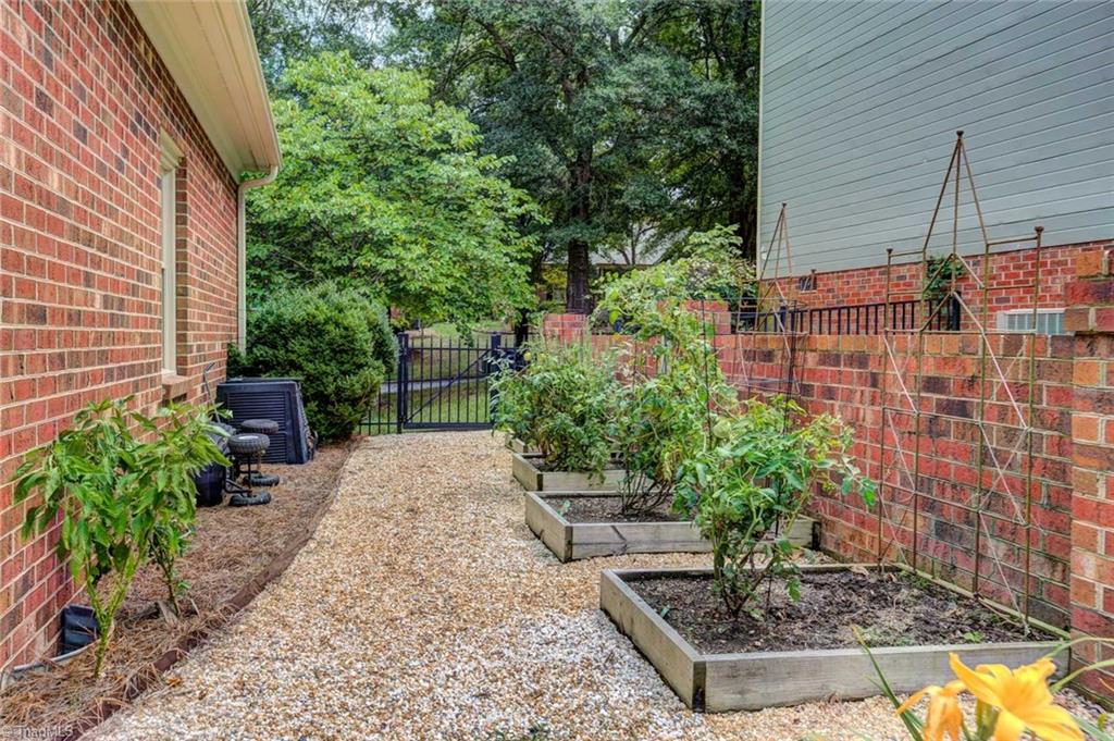 1239 Gatehouse Road High Point, NC 27262 - Photo 29 of 30 Gallery Image 29
