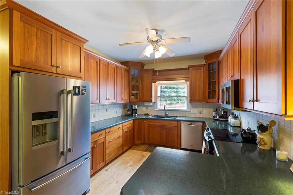 1239 Gatehouse Road High Point, NC 27262 - Photo 9 of 30 Gallery Image 9