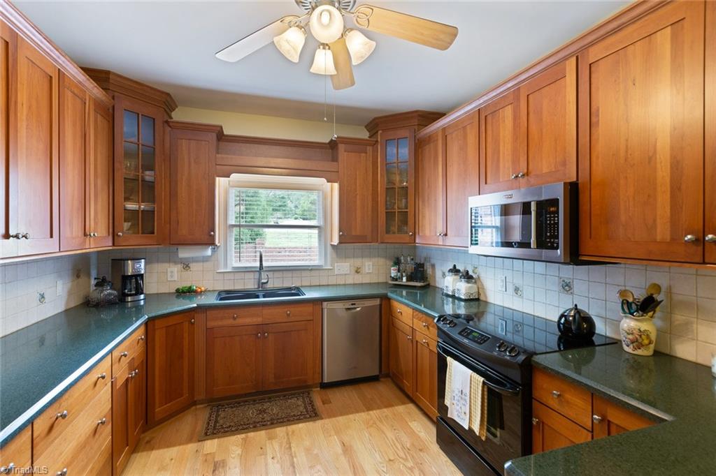 1239 Gatehouse Road High Point, NC 27262 - Photo 10 of 30 Gallery Image 10