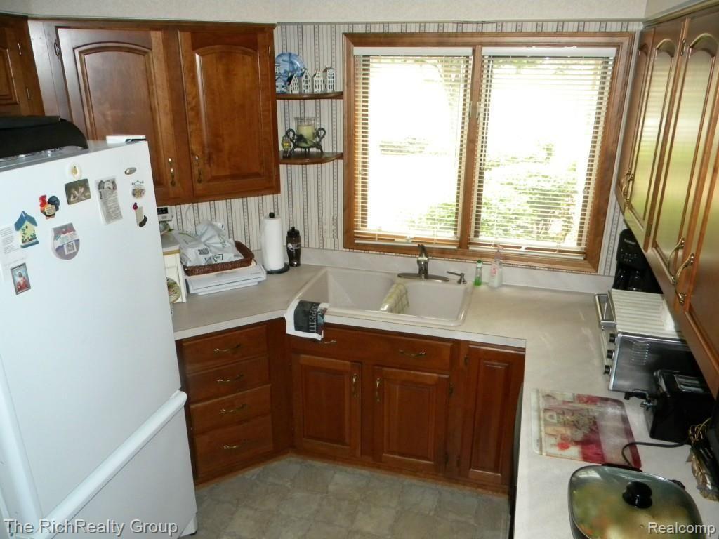 3116 Rivers Edge Drive Wayne, MI 48184 - Photo 6 of 33 Kitchen