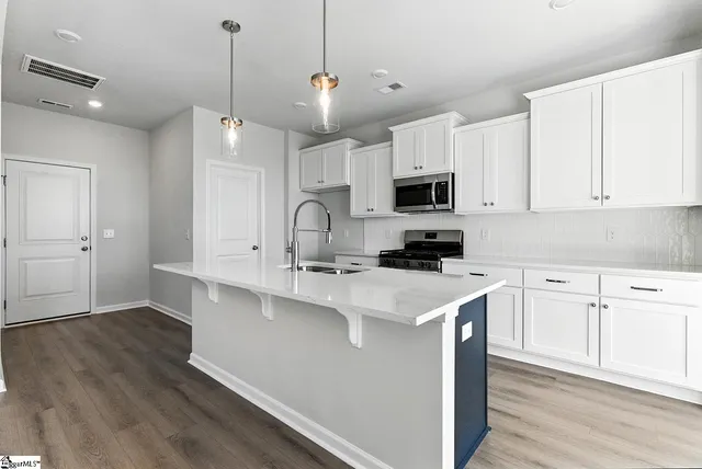 $294,000 | 7026 New Horizons Lane, Boiling Springs, SC 29316