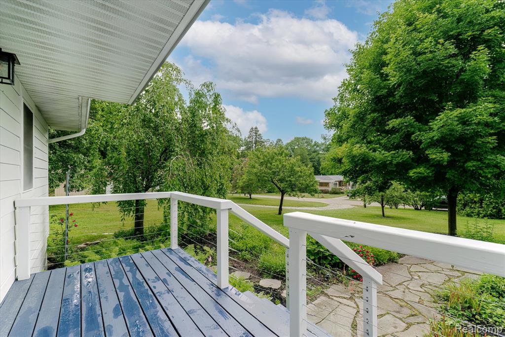 4072 Mill Lake Road Lake Orion, MI 48360 - Photo 3 of 29 Gallery Image 3